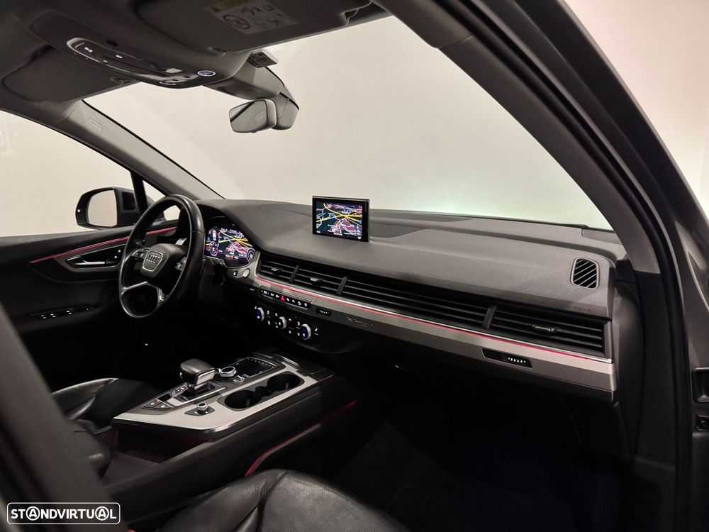 Audi Q7 3.0 TDi quattro Tiptronic 7L - 24