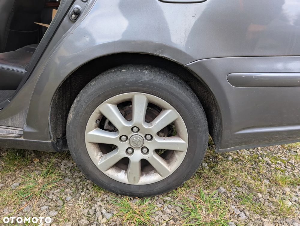 Toyota Avensis 2.2 D-4D Sol - 16