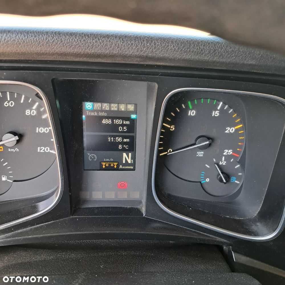 Mercedes-Benz ACTROS - 8