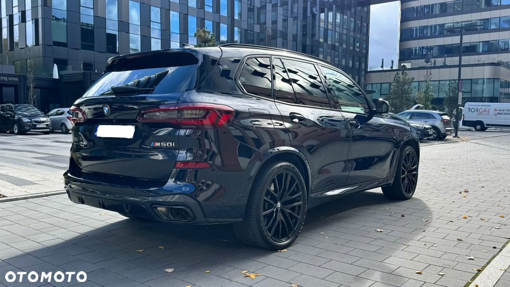 BMW X5 M M50i - 13