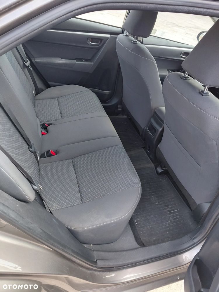 Toyota Corolla 1.6 Comfort - 9