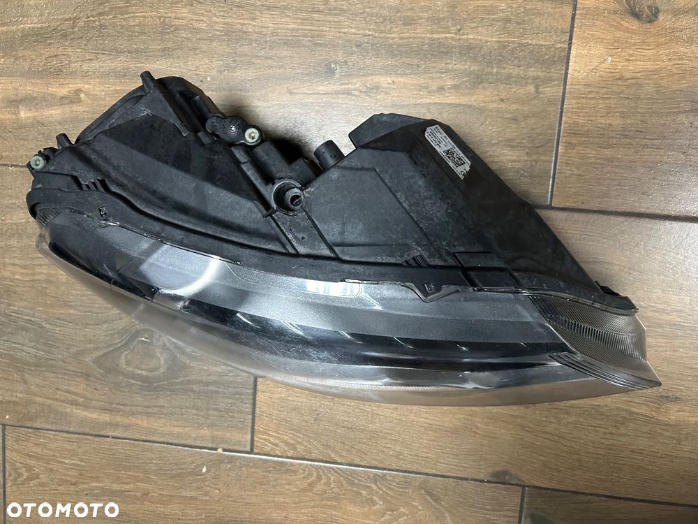 LAMPA PRAWY PRZOD 5JB941016C SKODA RAPID - 2