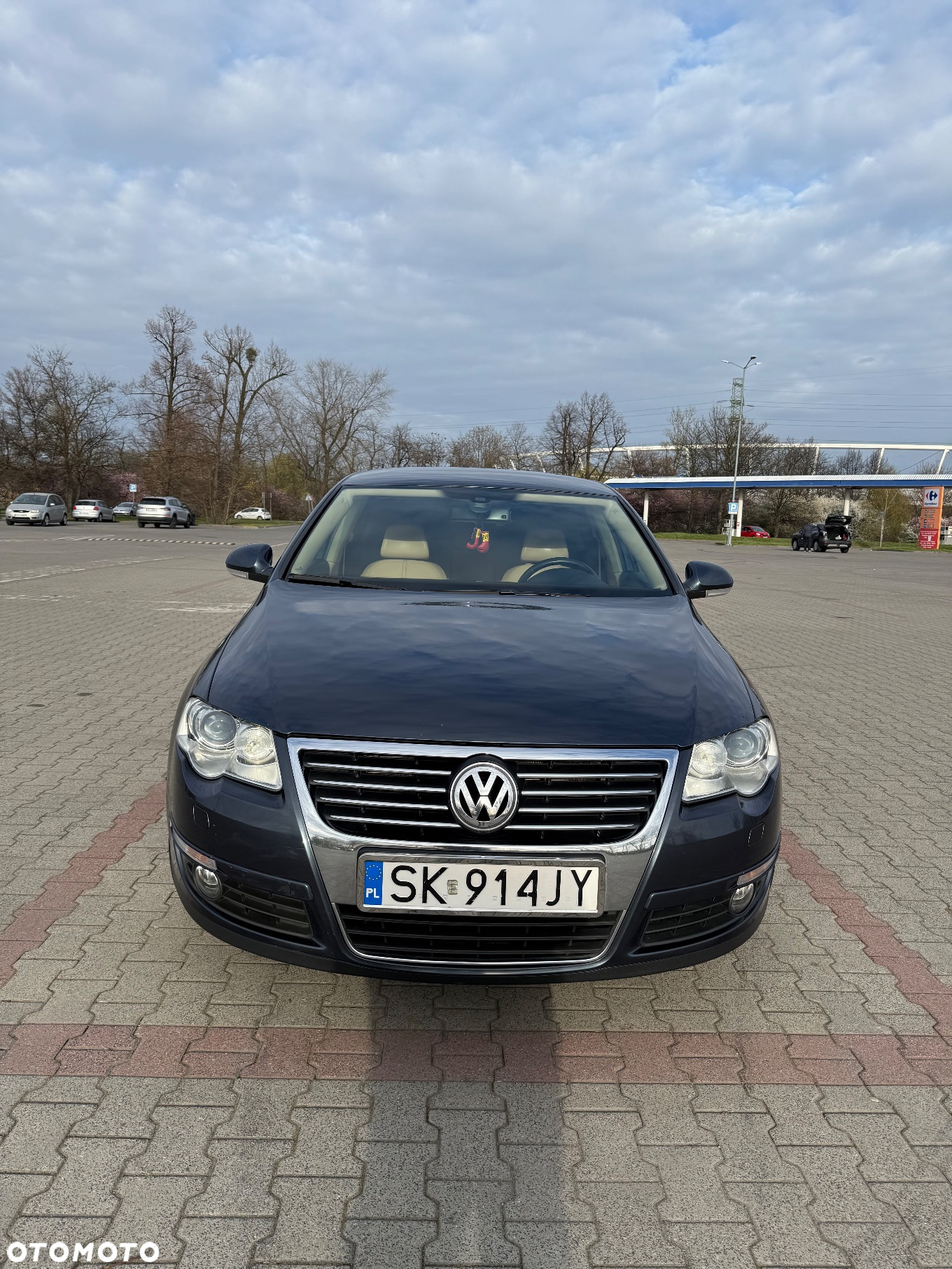 Volkswagen Passat - 12