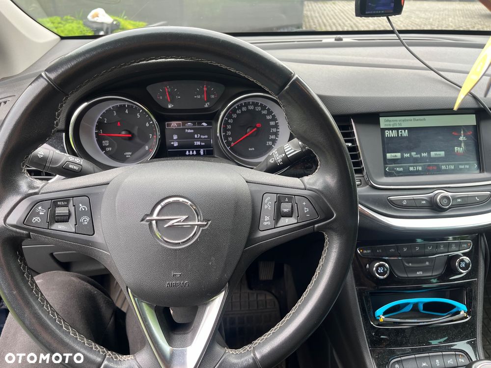 Opel Astra 1.2 T Light S&S - 9