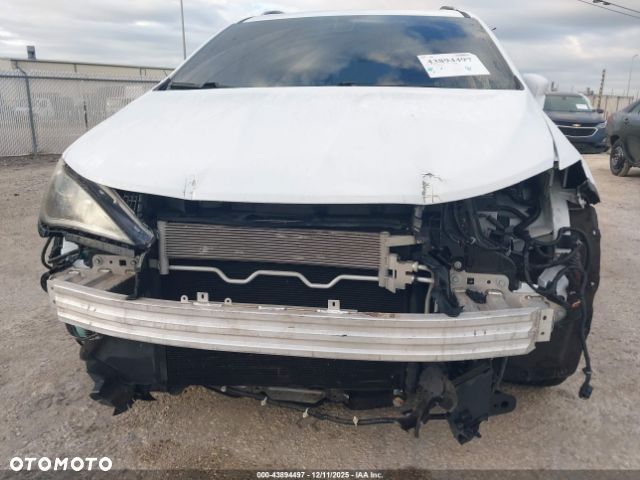 Chrysler Pacifica - 7