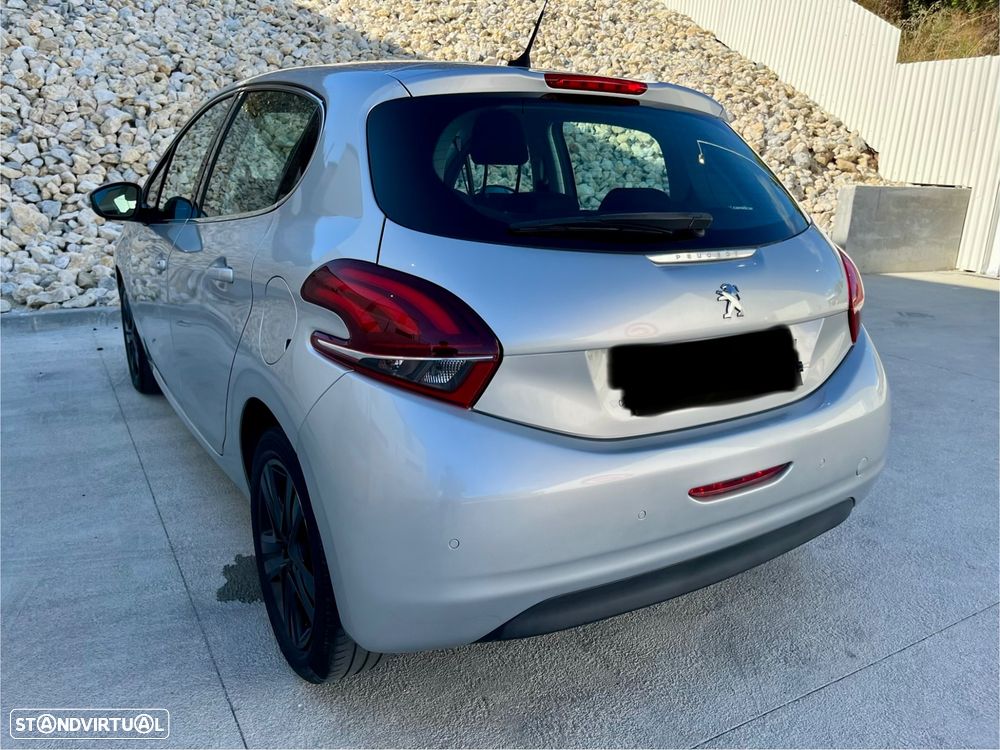 Peugeot 208 1.2 PureTech Allure - 17