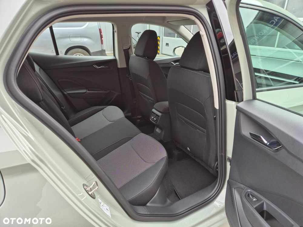 Skoda Fabia 1.0 TSI Drive DSG - 11
