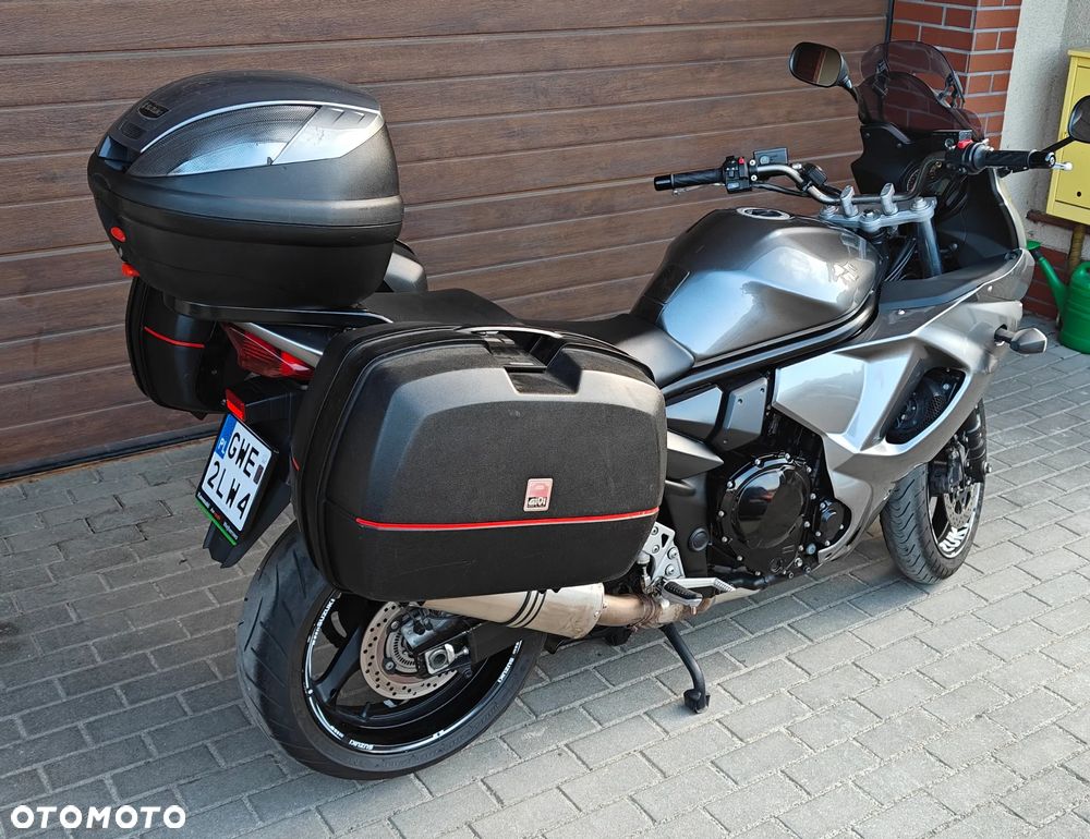 Suzuki GSX - 3