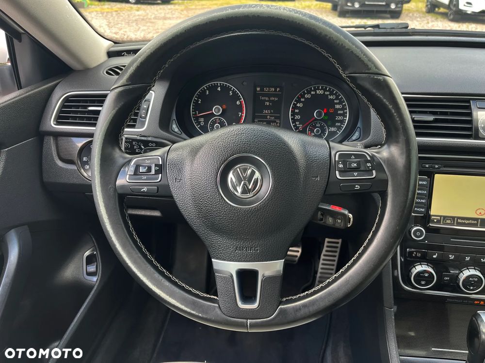 Volkswagen Passat - 19