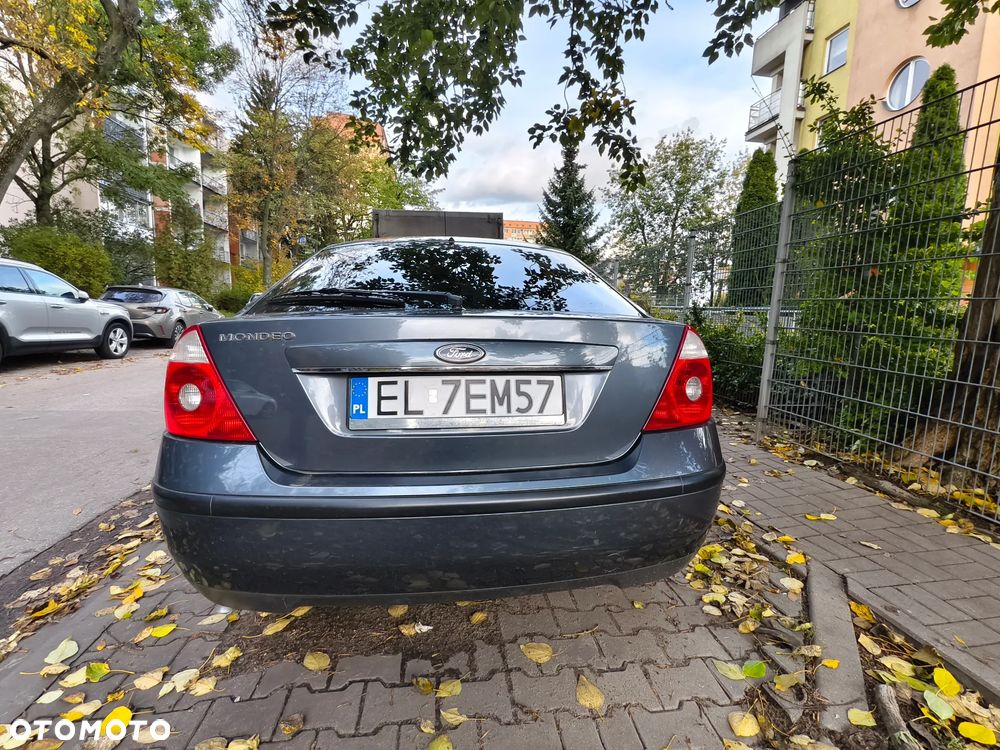 Ford Mondeo 1.8 Ghia - 9