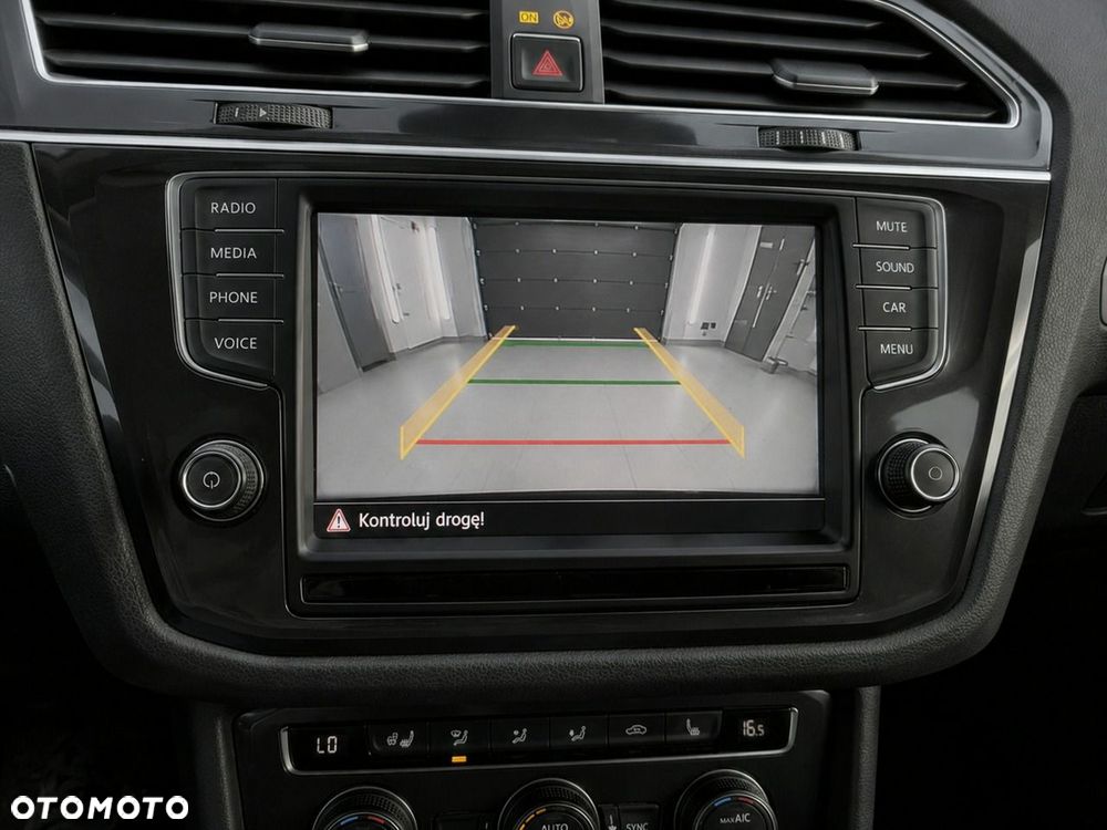 Volkswagen Tiguan - 11