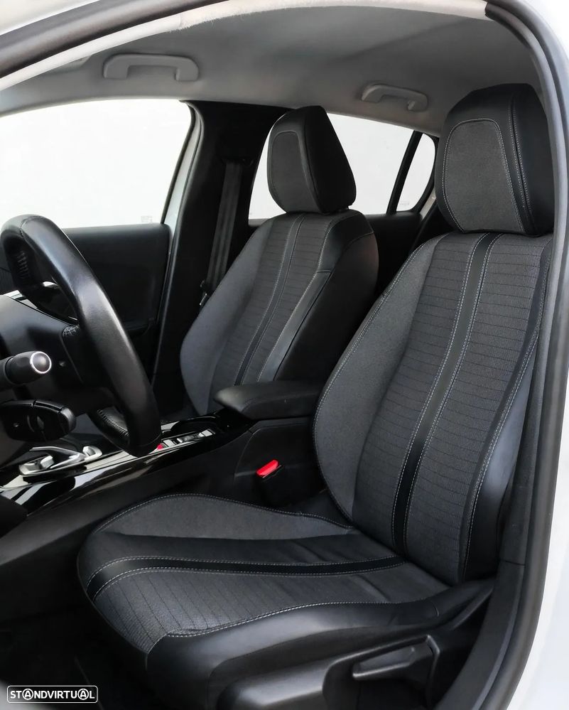 Peugeot e-208 Allure - 20