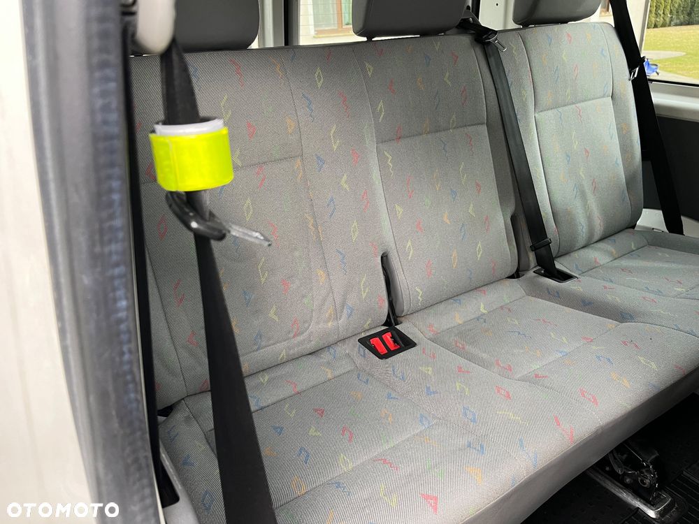 Volkswagen Transporter - 12