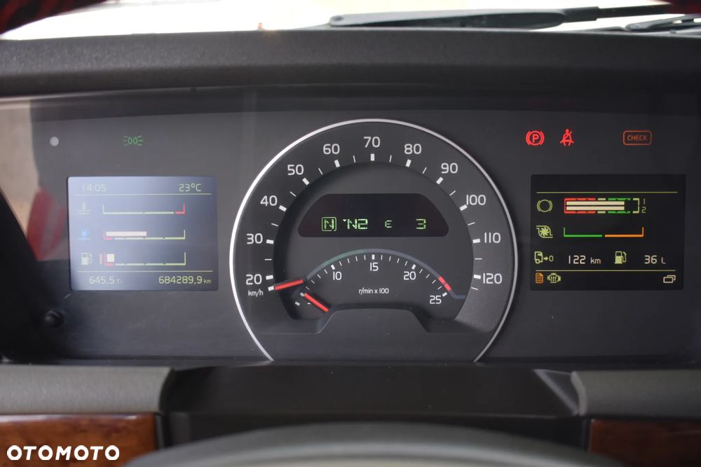 Volvo FH 500// MAŁY PRZEBIEG 680.000 km !! //  FULL LED // HYDRAULIKA HYVA // NAVI // PTO // - 34