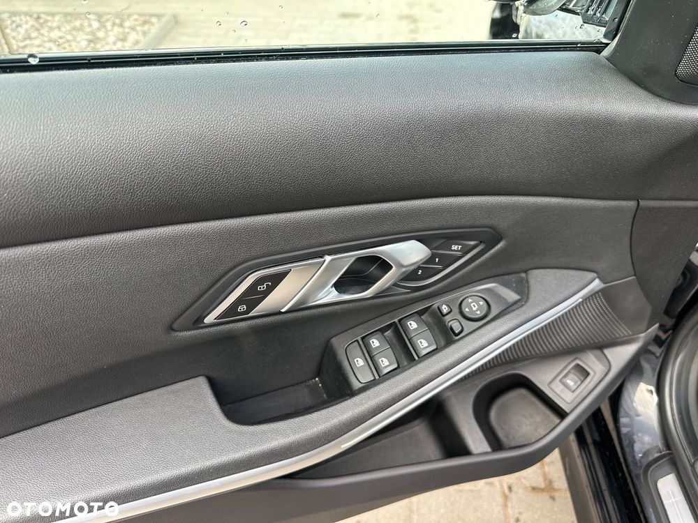 BMW Seria 3 328i xDrive - 12