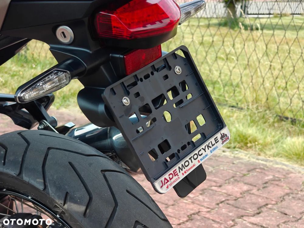 Honda VFR - 27