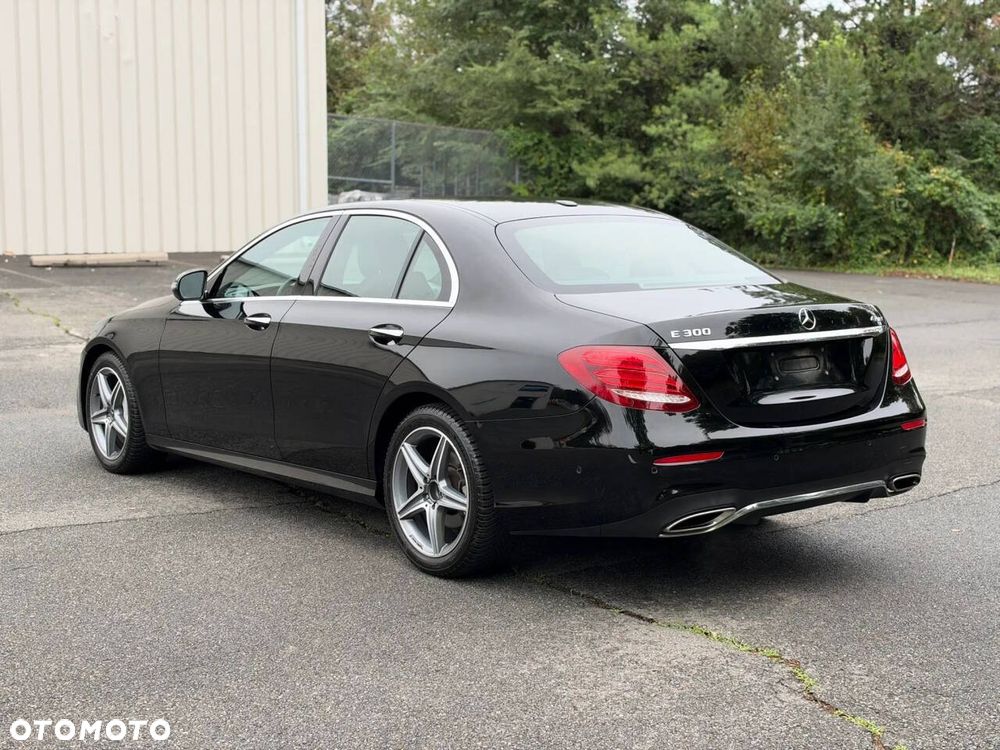Mercedes-Benz Klasa E 300 9G-TRONIC - 7