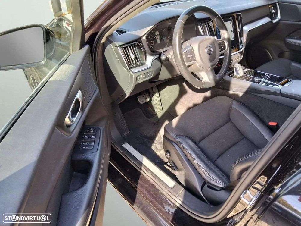 Volvo V60 2.0 T8 AWD TE Momentum - 10