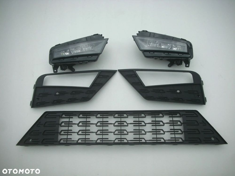 SEAT LEON 4 LED + KRATKA DRL LEWY 2017- 5F0 - 4