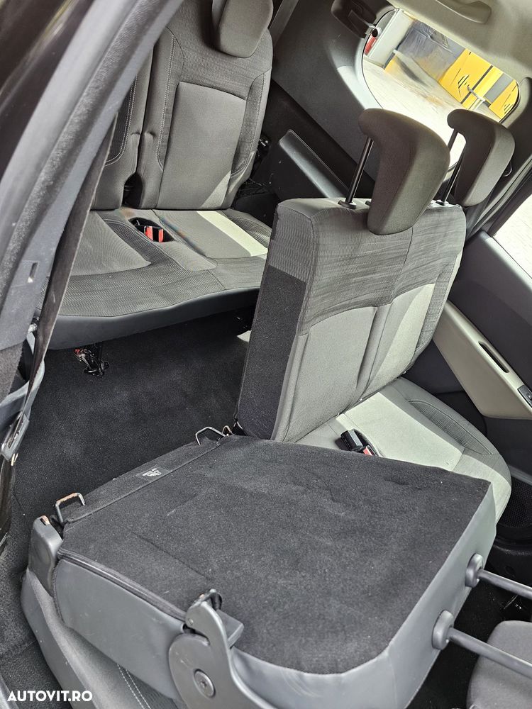 Dacia Lodgy TCe 115 Laureate - 13