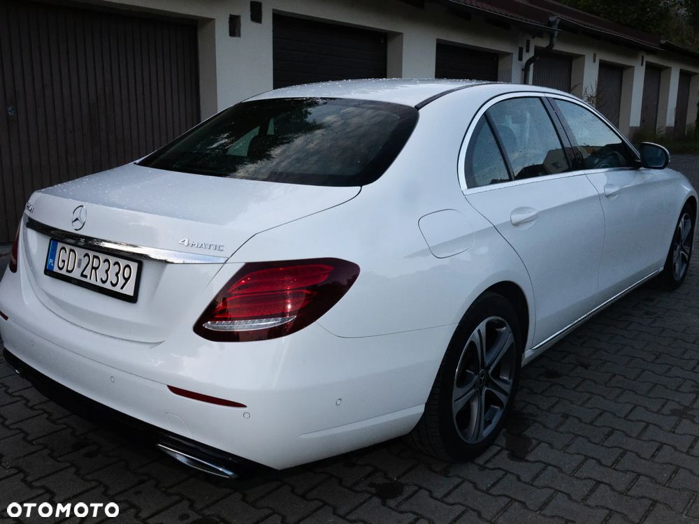 Mercedes-Benz Klasa E 220 d 4-Matic Business Edition 9G-TRONIC - 3