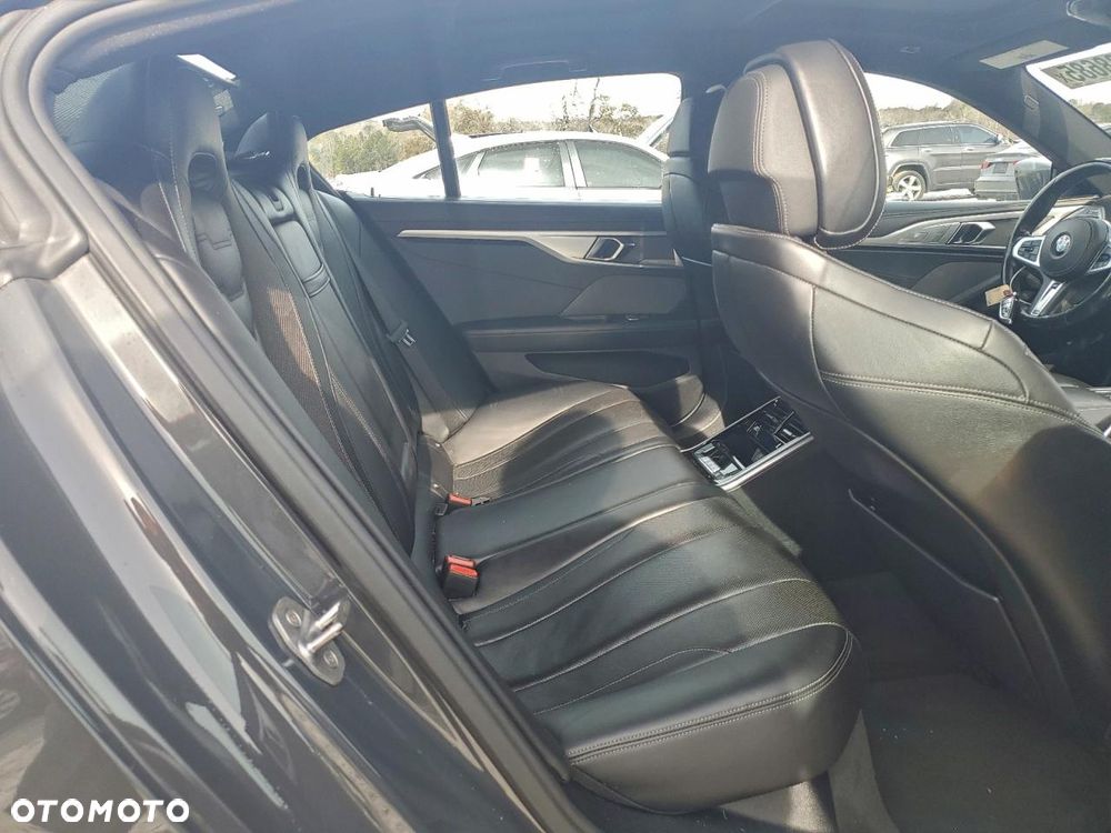 BMW Seria 8 M850i xDrive - 10