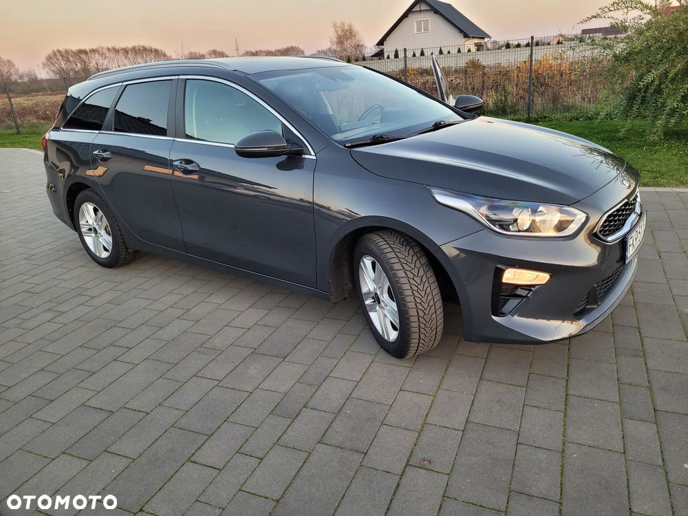 Kia Ceed 1.6 CRDi (48V Mild-Hybrid) Platinum - 17