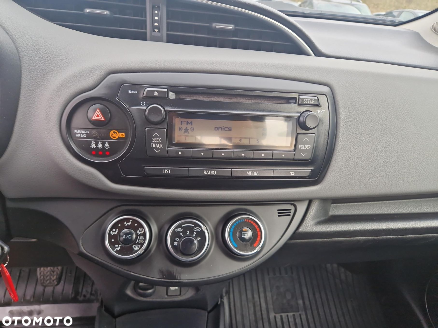 Toyota Yaris 1.0 Active EU6 - 9
