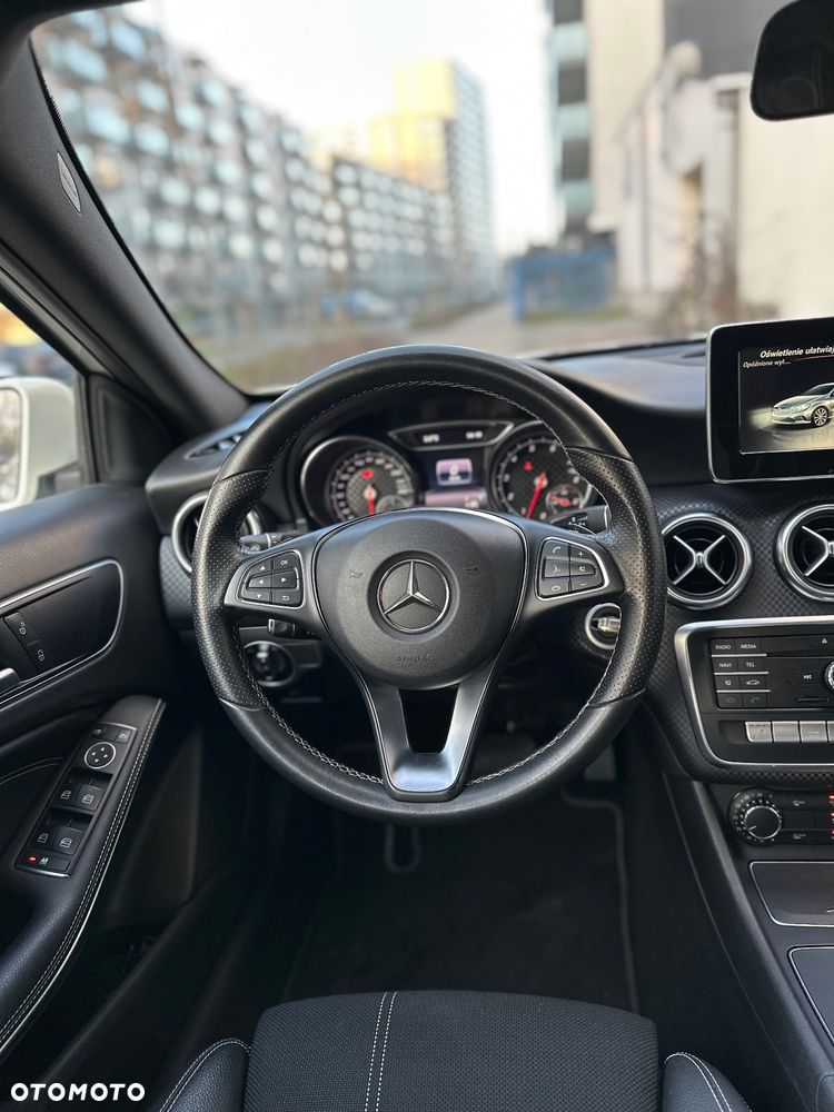 Mercedes-Benz Klasa A 180 7G-DCT SCORE - 24