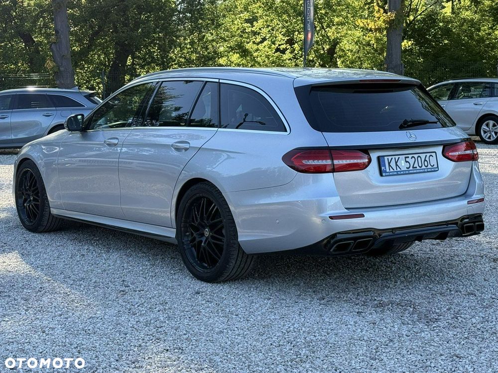 Mercedes-Benz Klasa E 400 4-Matic 9G-TRONIC - 5
