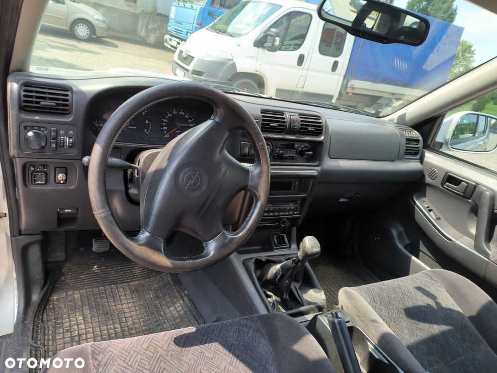 Opel Frontera 2.2 16V - 9