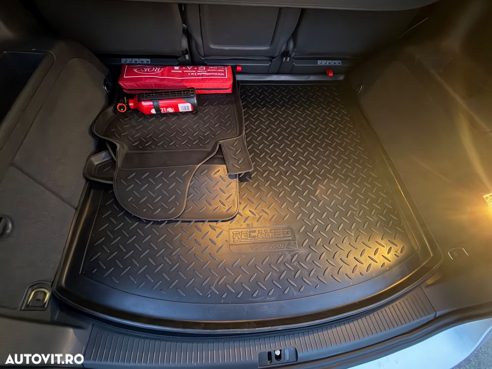 Volkswagen Touran - 16