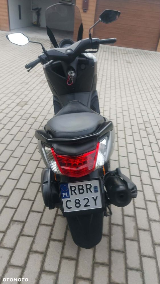 Yamaha NMAX - 4
