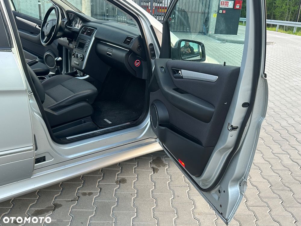 Mercedes-Benz Klasa B 160 BlueEFFICIENCY SPORT EDITION - 30