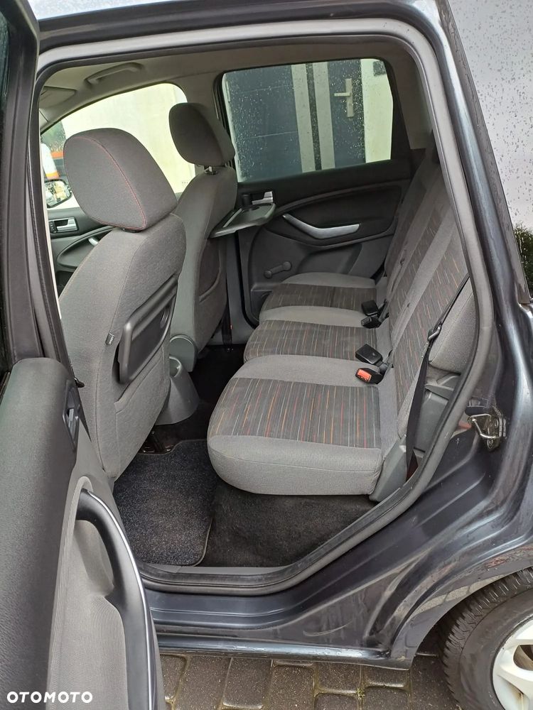 Ford C-MAX 1.8 Ambiente - 12