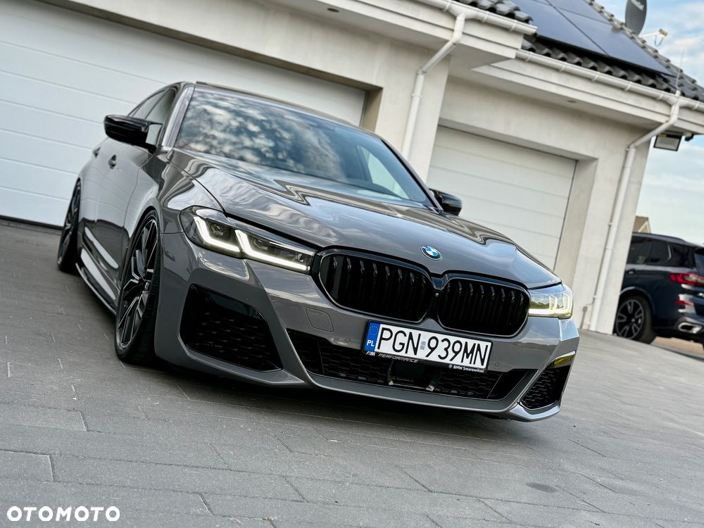 BMW Seria 5 M550i xDrive - 2