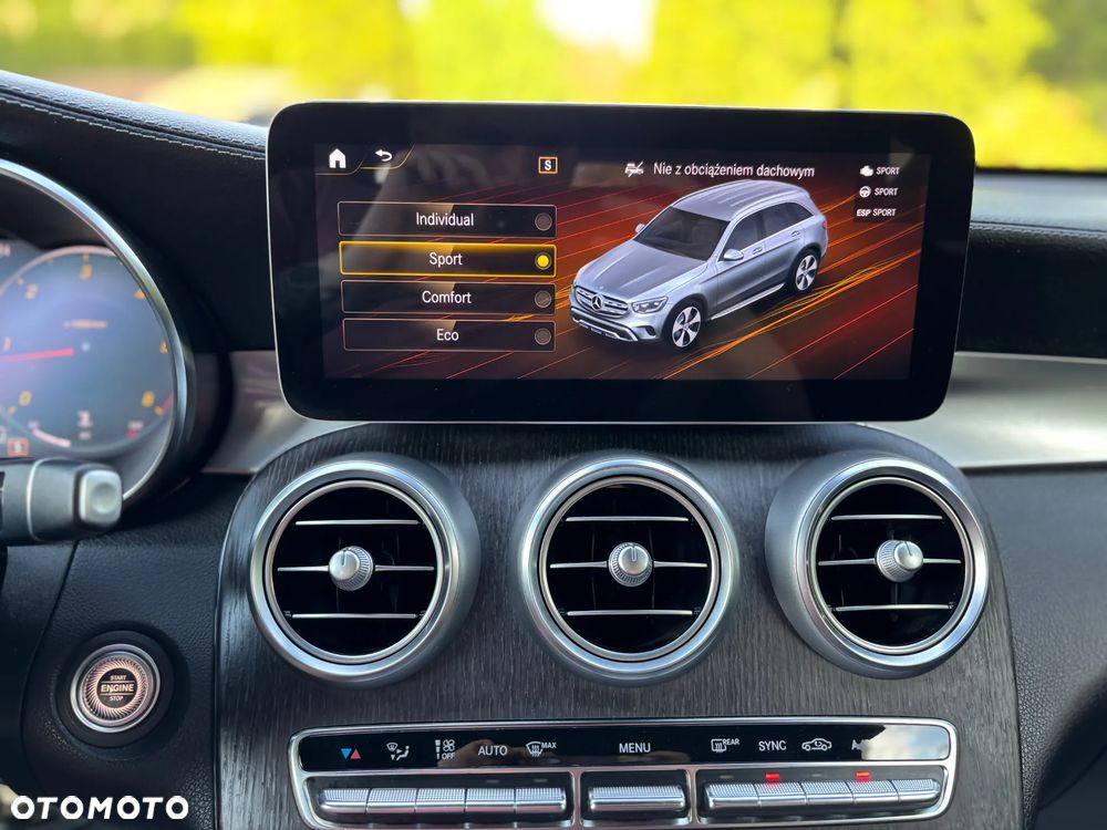 Mercedes-Benz GLC 200 d 4Matic 9G-TRONIC AMG Line - 29