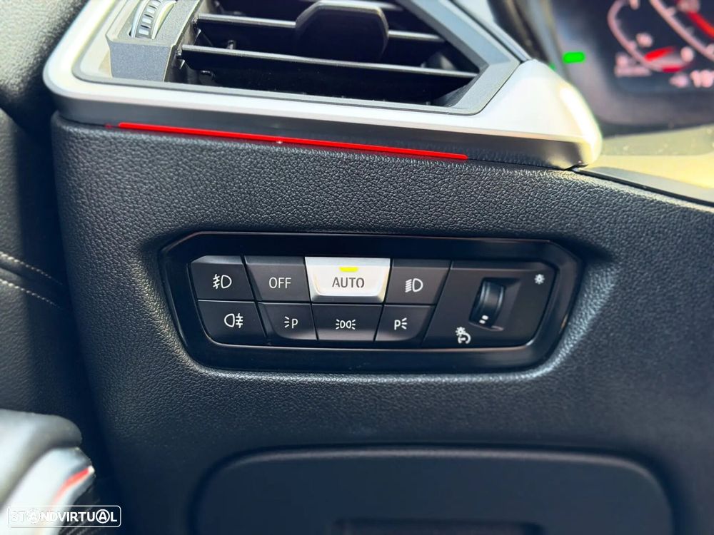 BMW 320 d Pack Desportivo M Auto - 22