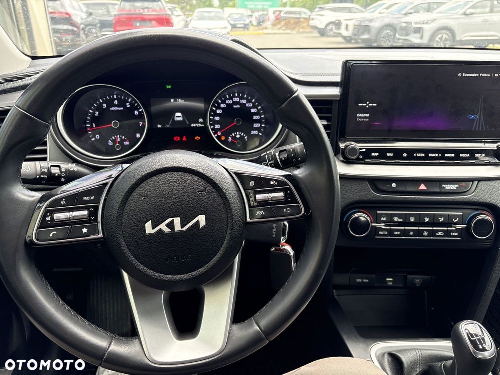 Kia Ceed 1.5 T-GDI M - 13
