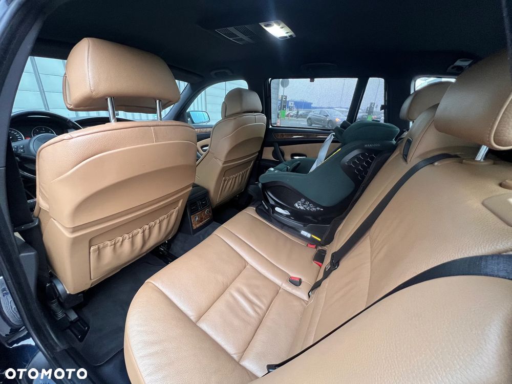 BMW Seria 5 525d - 21