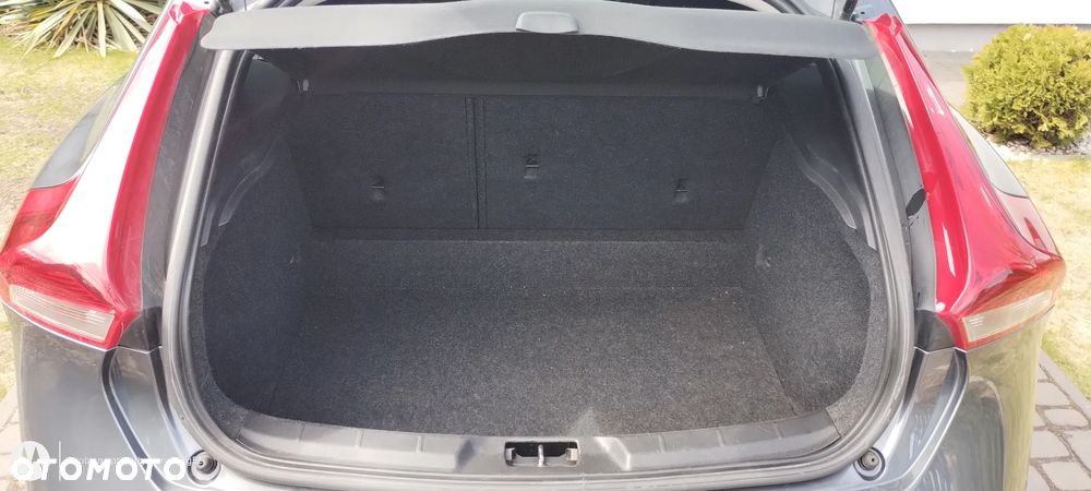 Volvo V40 D2 Momentum - 11