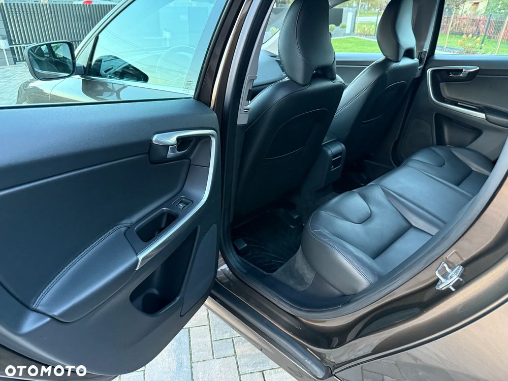 Volvo XC 60 D3 Inscription - 28