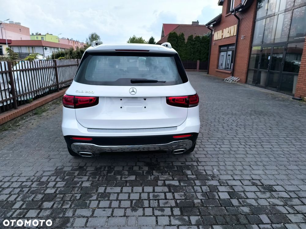 Mercedes-Benz GLB - 5