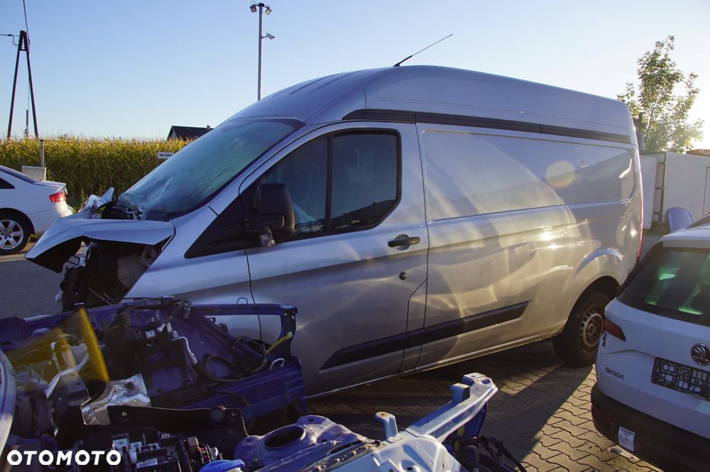Auto na części - Ford Transit Custom I 2.2 TDCI 155 KM BK2Q-6006-AB BK2R-7002-MA ZJNCWWA 2014R Silnik Skrzynia Drzwi Błotnik Lusterko Lampa Zderzak Deska Kokpit Sterownik Moduł Czujnik Licznik Kierownica Wyświetlacz Panel - 3