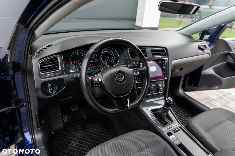 Volkswagen Golf - 30