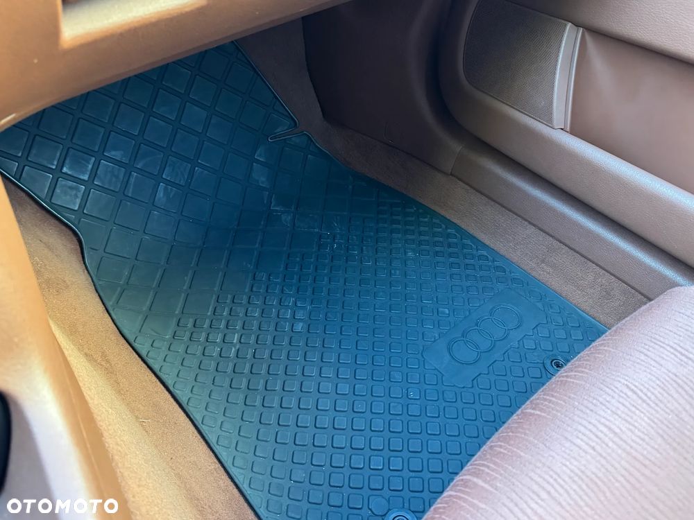 Audi A4 Limousine - 28