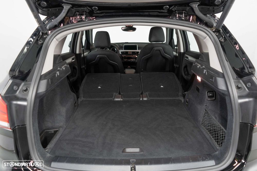 BMW X1 25 e xDrive Corporate Edition - 25
