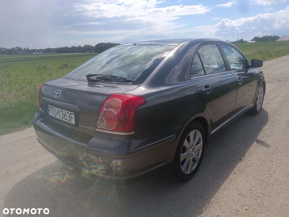 Toyota Avensis 2.0 VVT-i Sol - 2
