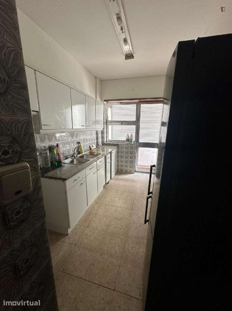 Quarto - localizado em Ramalde Porto - Grande imagem: 3/11