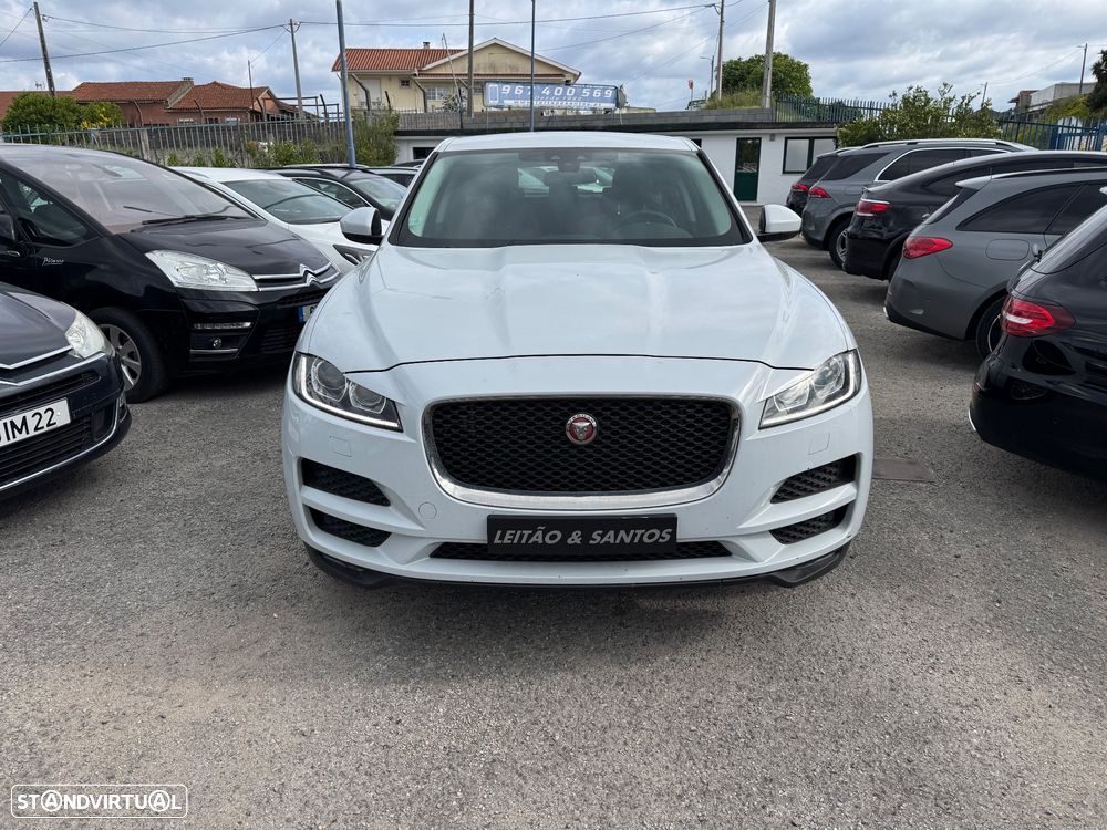 Jaguar F-Pace 2.0 i4D Pure - 24